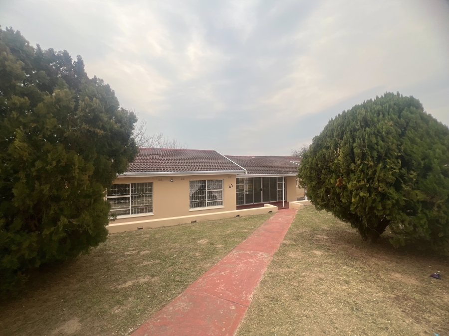 4 Bedroom Property for Sale in Northcrest Eastern Cape